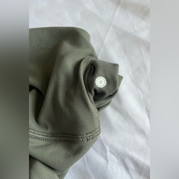 NWOT Lululemon Align Crop 21" - Size 6 Grey Sage - Picture 6 of 6